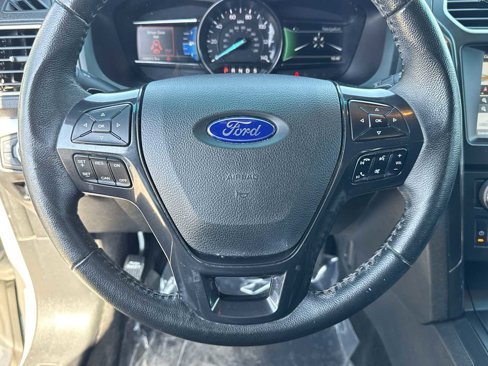Used 2016 Ford Explorer XLT w/ Equipment Group 201A image 21
