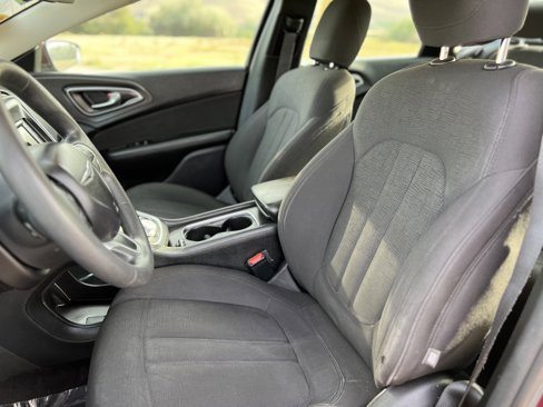 Used 2016 Chrysler 200 Limited image 12