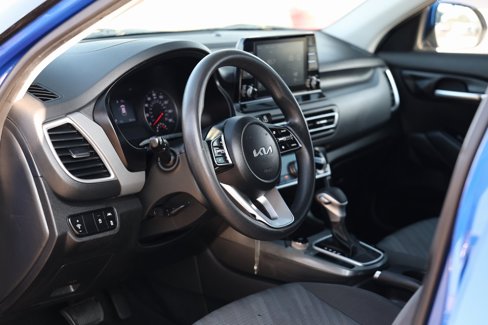 Used 2023 Kia Seltos LX image 12