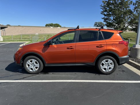 Used 2015 Toyota RAV4 LE image 7