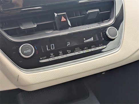 Used 2025 Toyota Corolla LE image 22