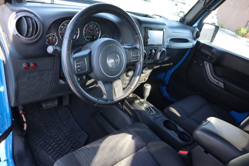Used 2012 Jeep Wrangler Unlimited Sport image 11
