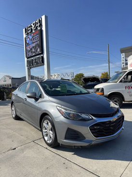 Used 2019 Chevrolet Cruze LT w/ Convenience Package image 4