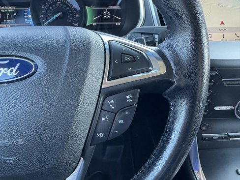 Used 2017 Ford Edge Titanium w/ Technology Package image 20