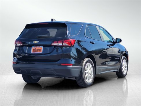 Used 2023 Chevrolet Equinox LS w/ LS Convenience Package image 5