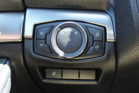 Used 2018 Ford Explorer XLT w/ Equipment Group 202A image 16