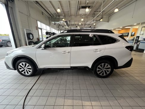 Used 2020 Subaru Outback Premium image 5