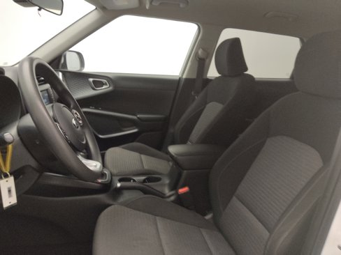 Used 2021 Kia Soul S image 17