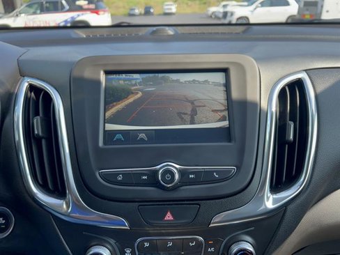 Used 2018 Chevrolet Equinox LT image 25
