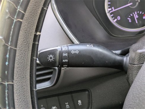 Used 2020 Hyundai Santa Fe SE image 29
