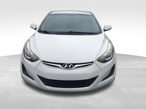 Used 2016 Hyundai Elantra SE image 2