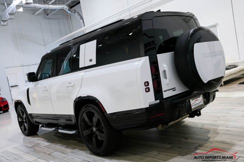 Used 2023 Land Rover Defender 110 X-Dynamic SE image 17