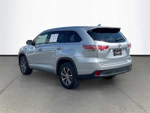 Used 2014 Toyota Highlander XLE image 4