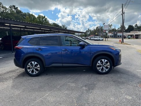 Used 2023 Nissan Rogue SV image 5