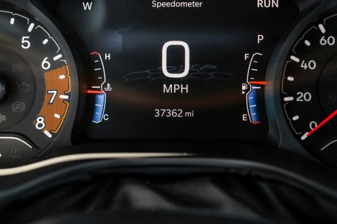 Used 2022 Jeep Compass Limited image 3