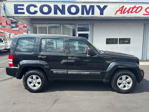 Used 2012 Jeep Liberty Sport image 2