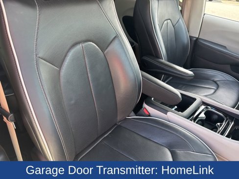 Used 2023 Chrysler Pacifica Limited image 28