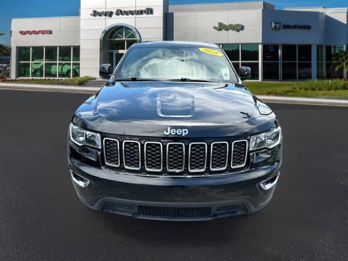 Used 2021 Jeep Grand Cherokee Laredo X image 2