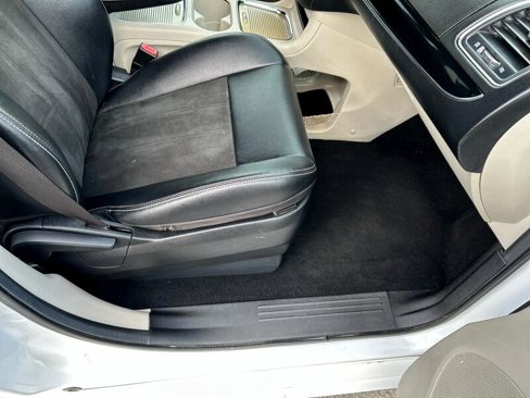 Used 2019 Dodge Grand Caravan SXT image 14