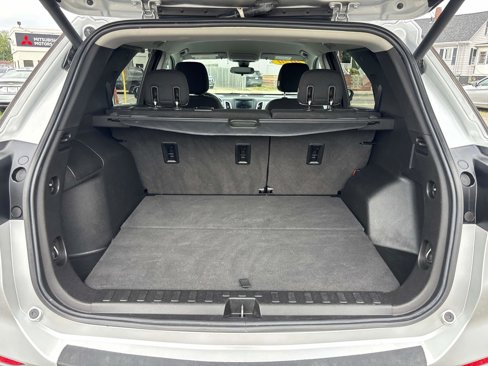 Used 2020 Chevrolet Equinox LT w/ Driver Convenience Package image 13