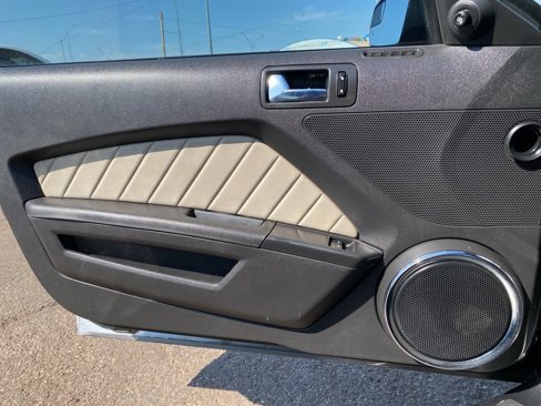 Used 2013 Ford Mustang Premium image 26
