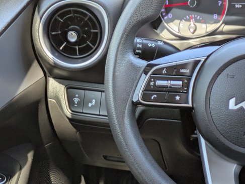 Used 2023 Kia Forte LXS w/ LXS Technology Package image 22
