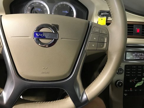 Used 2010 Volvo XC70 3.2 image 25