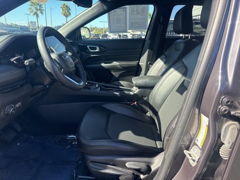 Certified 2024 Jeep Compass Latitude w/ Altitude Special Edition image 13