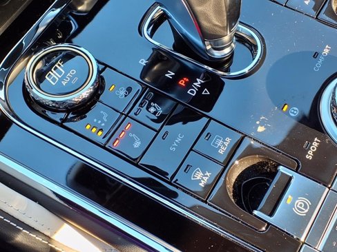 New 2025 Bentley Flying Spur Plug-In Hybrid image 15