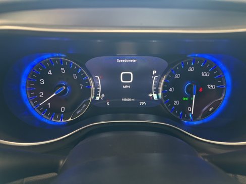 Used 2020 Chrysler Pacifica Limited image 17