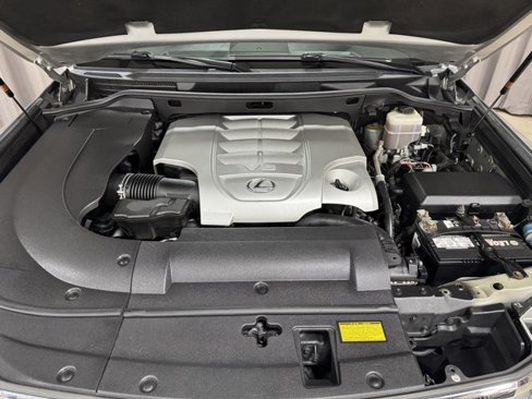 Used 2011 Lexus LX 570 4WD image 37