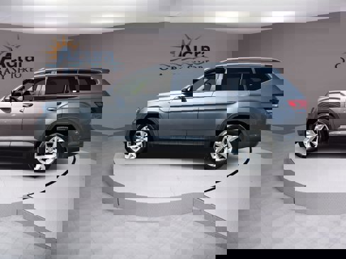 Used 2018 Volkswagen Atlas SE image 3