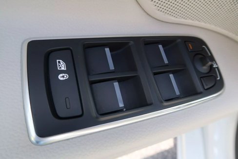 Used 2017 Jaguar XF Prestige image 27