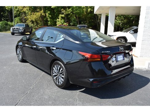 Used 2024 Nissan Altima 2.5 SV image 3
