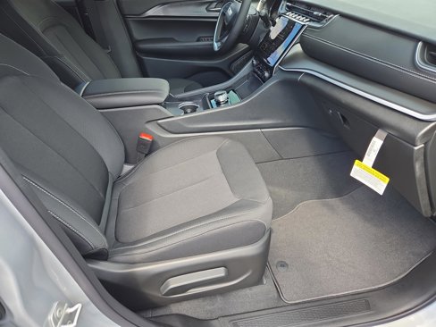 New 2025 Jeep Grand Cherokee L Laredo image 49