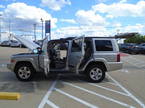 Used 2007 Jeep Commander Sport image 27