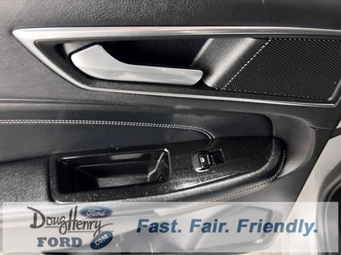 Used 2017 Ford Edge Titanium w/ Technology Package image 28