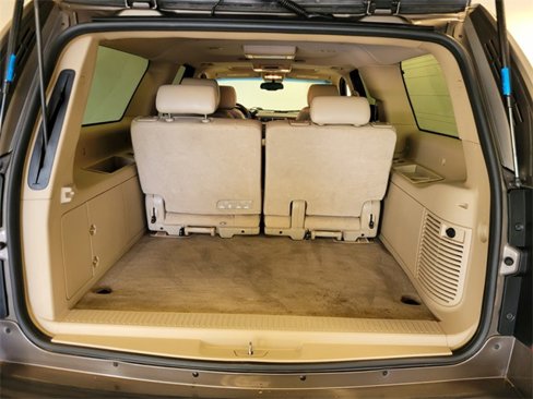Used 2012 Chevrolet Suburban LTZ image 11