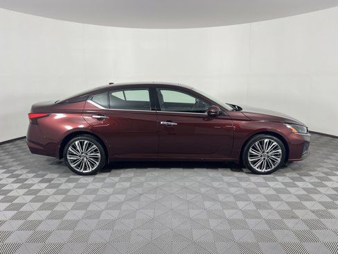 Used 2023 Nissan Altima 2.5 SL image 3