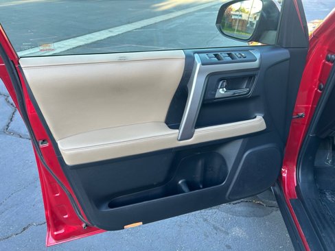Used 2014 Toyota 4Runner SR5 image 9
