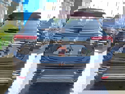 Used 2023 Buick Envision Essence image 5