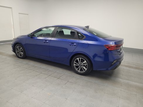 Used 2023 Kia Forte LXS image 3