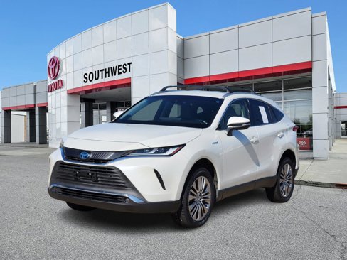 Used 2021 Toyota Venza XLE image 2