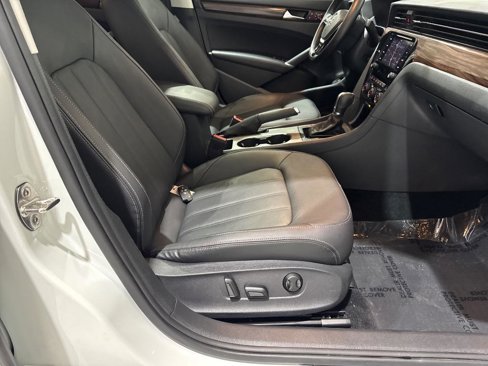 Used 2020 Volkswagen Passat 2.0T SEL image 51
