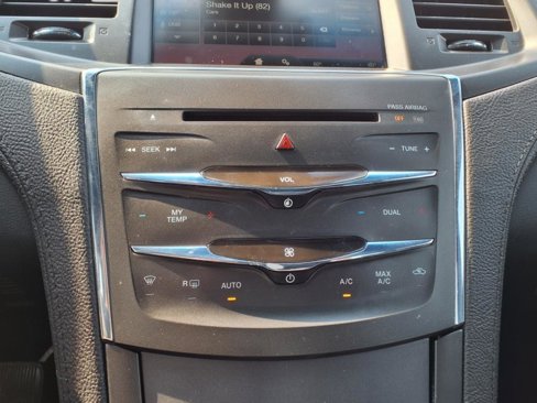 Used 2015 Lincoln MKS AWD image 13