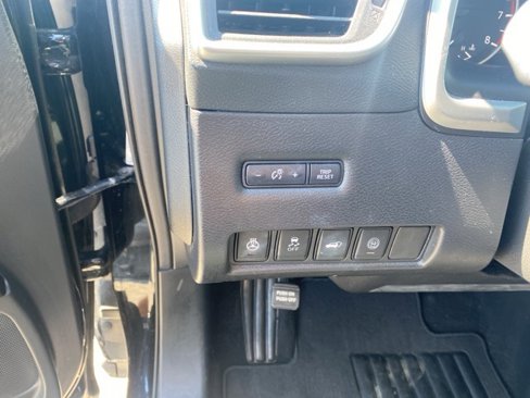 Used 2020 Nissan Murano SL w/ Moonroof Package image 19