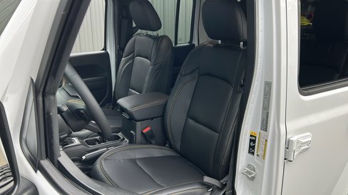 Used 2024 Jeep Wrangler Unlimited w/ Convenience Group image 32