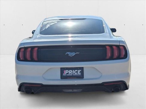 Used 2018 Ford Mustang Coupe image 6