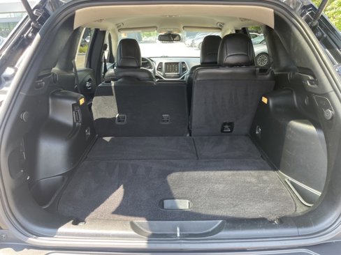 Used 2018 Jeep Cherokee Latitude Plus w/ Cold Weather Group image 25