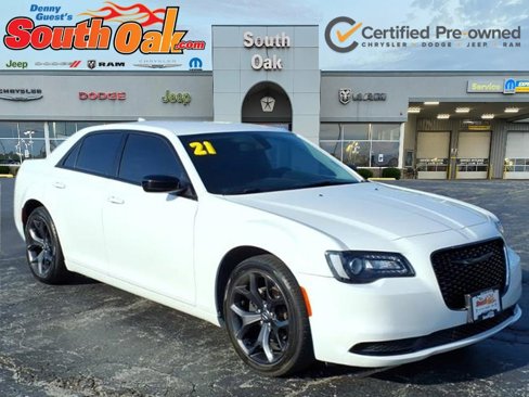Certified 2021 Chrysler 300 Touring w/ Sport Appearance Package image 1